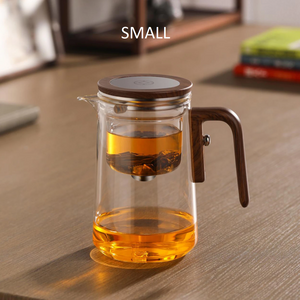 Elegant Glass Teapot with Wooden Handle & Infuser: Brew Perfect Tea